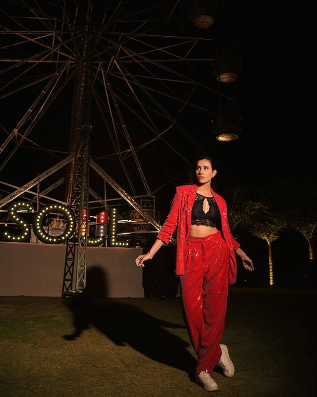 Staggering Looks Of Sonnalli Seygall In Leopard Printed Top